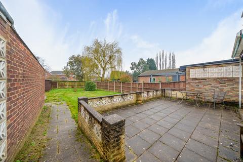 33 Commonfields, West End, Woking, GU24 9JA