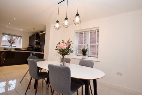 87 Amos Drive, Pocklington, York, YO42 2BS