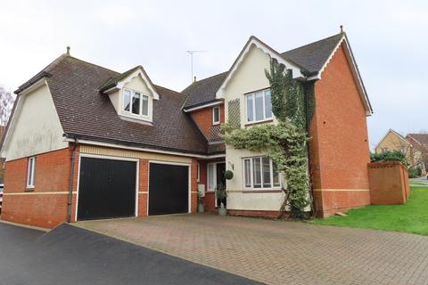 5 bedroom detached house to rent, Hazel Rise, Suffolk IP6