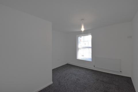 2 bedroom flat to rent, Prestongate, Hessle, HU13