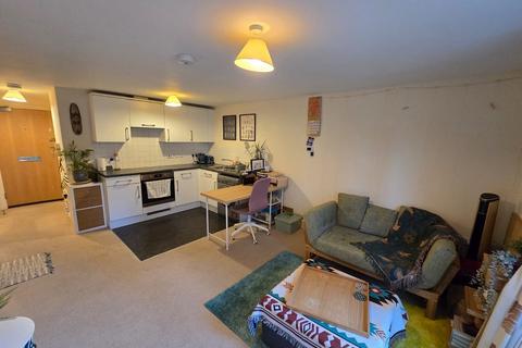 Studio for sale, Marcus House, New North Road