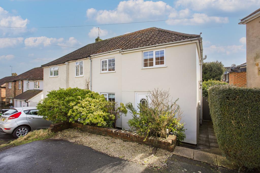 Wealden Close, Crowborough 2 bed semidetached house for sale £325,000