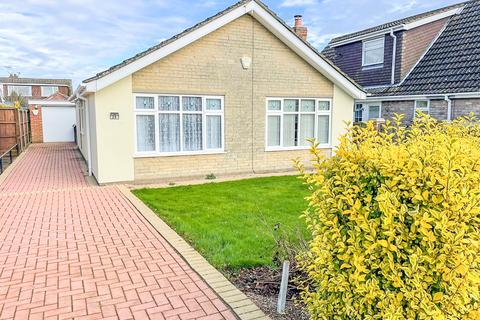 3 bedroom bungalow for sale - Langton Road, Holton le Clay, Grimsby, N E Lincolnshire, DN36