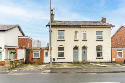 6 bedroom semi-detached house to rent, Wigan Road, Ormskirk