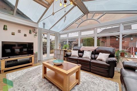 15 Moorcroft, Lower Darwen, Darwen, BB3 0RY
