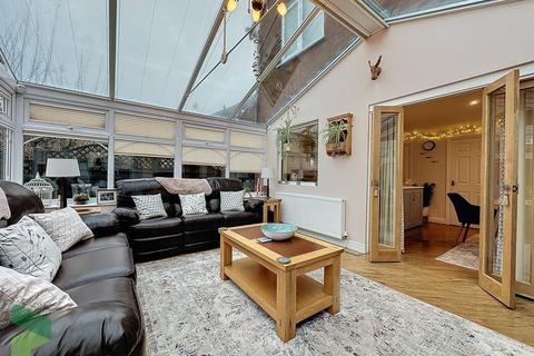 15 Moorcroft, Lower Darwen, Darwen, BB3 0RY
