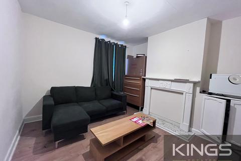 4 bedroom terraced house to rent, Dover Street, Southampton