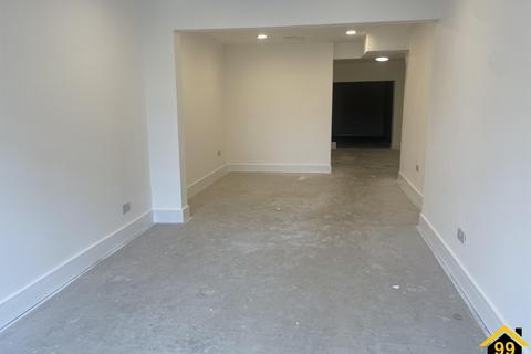 Retail property (high street) to rent, Parliament Road, Middlesbrough, Teesside, TS1