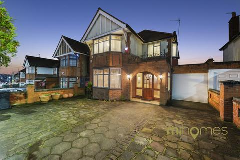 4 bedroom detached house for sale, Powys Lane, Southgate, N14