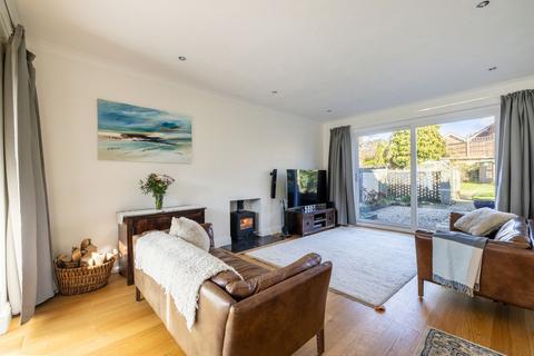 5 Bayards, Warlingham, CR6 9BP