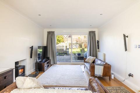 5 Bayards, Warlingham, CR6 9BP