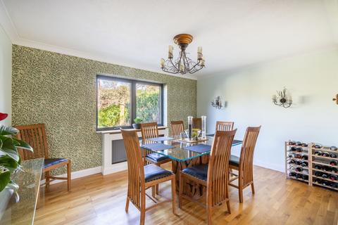 5 Bayards, Warlingham, CR6 9BP