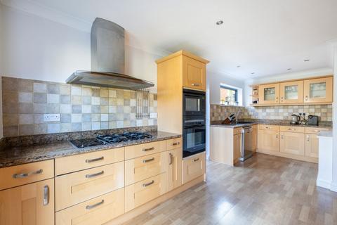 5 Bayards, Warlingham, CR6 9BP