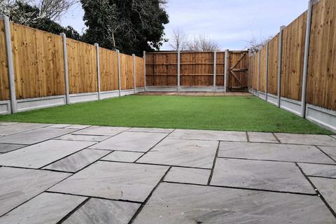 undefined, Upminster Road South, Rainham, RM13