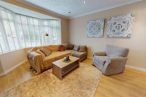 3 bedroom terraced house to rent - Borrowmead Road, Headington OX3