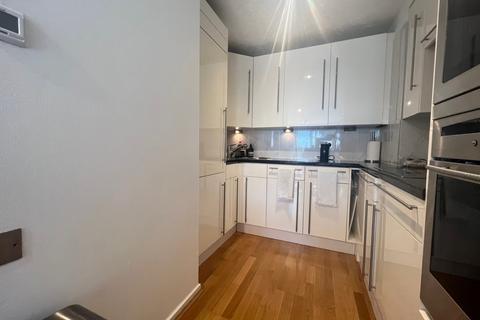 1 bedroom apartment to rent, High Street, London E1W