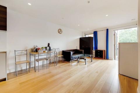 2 bedroom flat for sale, Bywell Place, Royal Docks, London, E16