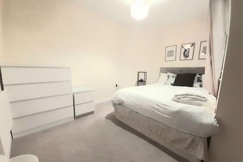2 bedroom flat for sale, Boulevard Drive, London