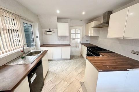 4 bedroom detached house for sale, Rothwell Road, Halifax