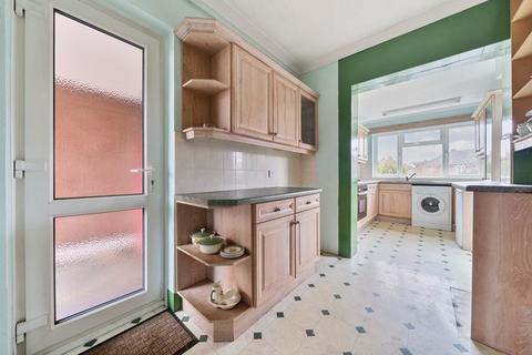 46 Domonic Drive, London, SE9 3LJ