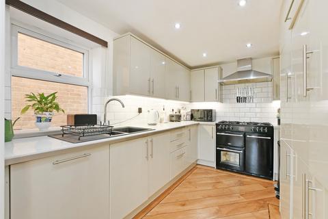 4 Buckingham Close, Dronfield Woodhouse, Dronfield, S18 8ZX