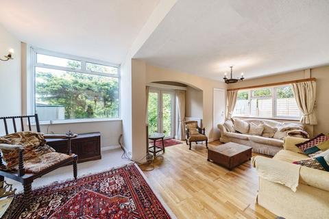 4 bedroom detached house for sale, Beacon Hill Road