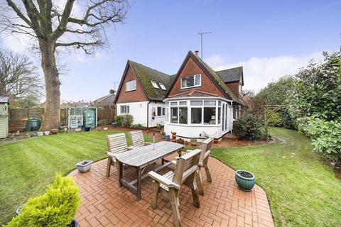 4 bedroom detached house for sale, Glebe Road, Headley