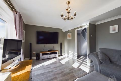 3 bedroom maisonette for sale - Aire Drive, South Ockendon