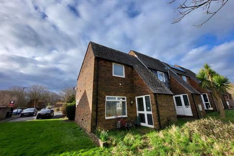 4 bedroom terraced house to rent, Maplehurst Road, Chichester