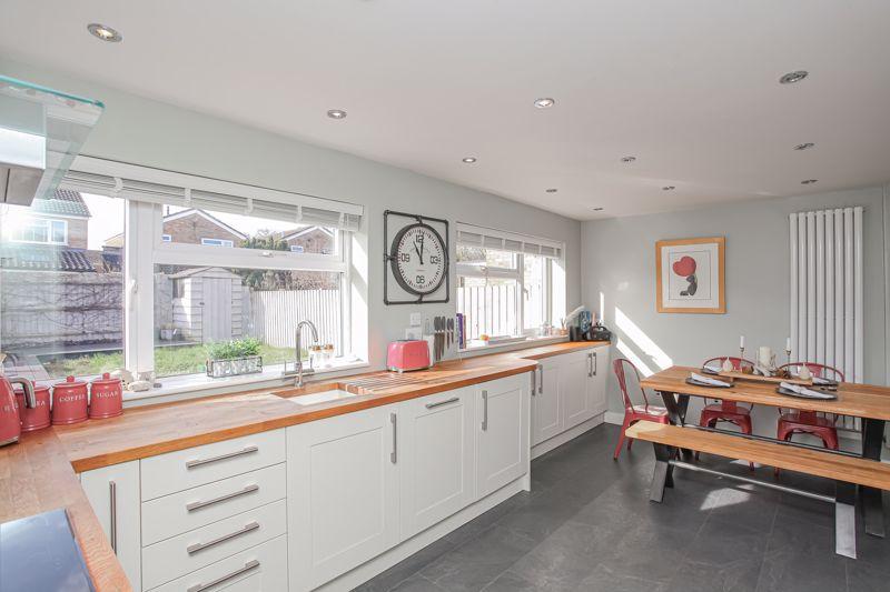 Avocet Way, Banbury 3 bed detached house for sale £325,000