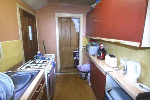 undefined, Ash Road, Luton