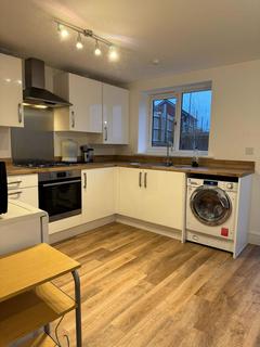 3 bedroom semi-detached house to rent, Percy curnock drive,