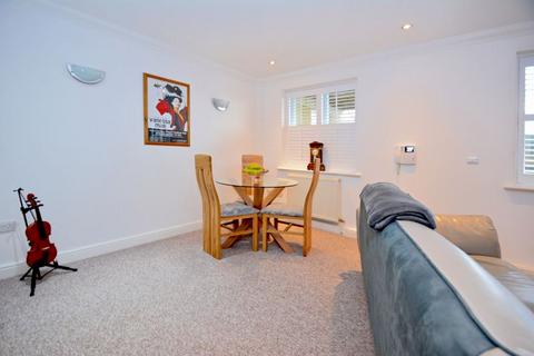 2 bedroom apartment for sale, Windmill Court, Broadway, Sheerness