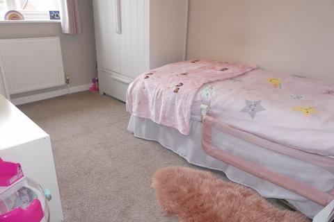 6 Arley Drive, Shaw, Oldham, OL2 8DY