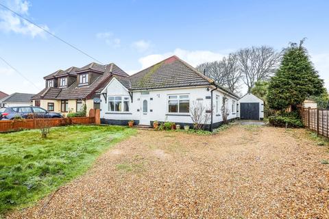 4 bedroom detached house to rent, Silvester Road, Cowplain