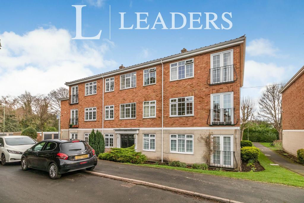 Gainsborough Court, WaltononThames... 2 bed apartment £1,395 pcm (£