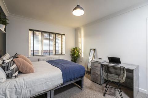 1 bedroom in a house share to rent, 141 ALDER ROAD, POOLE