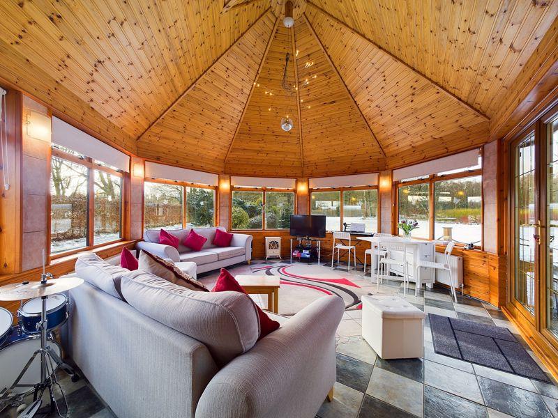 Sun Lounge