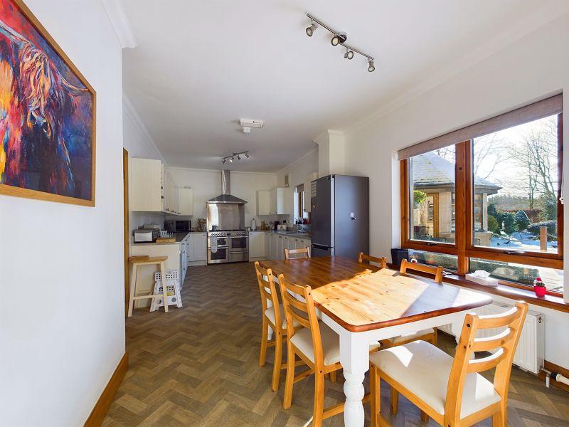 Kitchen Dining Area