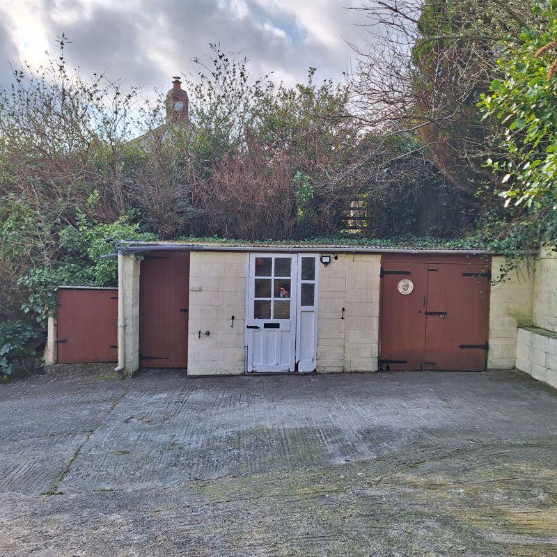 Bottom outbuildings