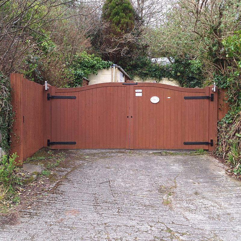 Bottom gates