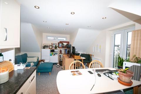 2 bedroom apartment to rent - Tankerville Drive, Leigh-On-Sea SS9