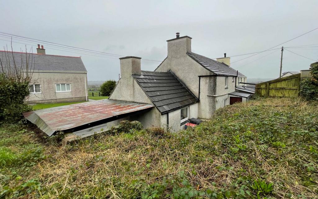 Llangristiolus, Isle of Anglesey, LL62 2 bed semidetached