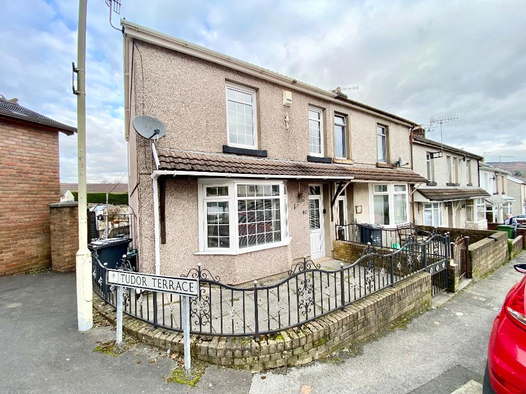 Tudor Terrace, Trecynon, Aberdare, CF44 8EB 3 bed end of terrace house