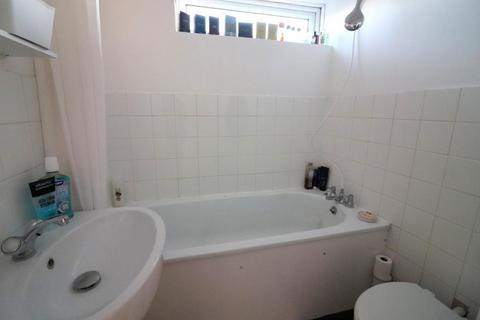 36, Dellfield Court Handcross Road, Luton, LU2 8JJ