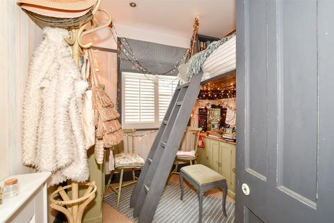 3 Bruce Way, Worthing, BN11 5JX