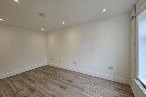 3 bedroom end of terrace house to rent, New Road, Harlington, Greater London, UB3