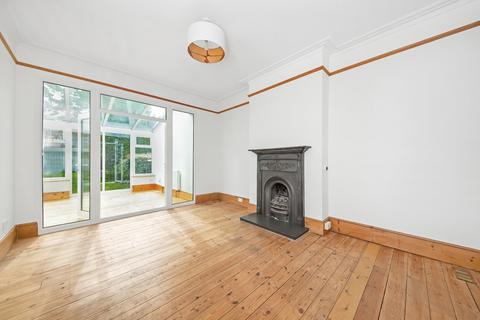 32 Hawes Road, Bromley, BR1 3JR