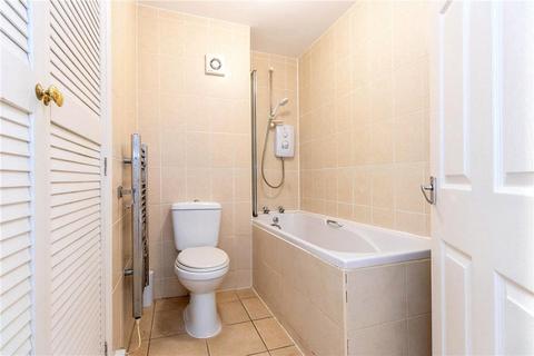 2 bedroom apartment for sale, Ravenswood Court, Woking, Surrey