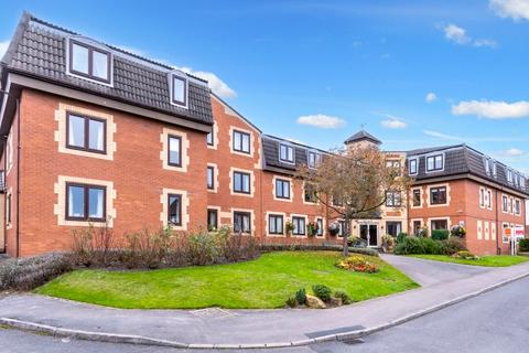 1 bedroom apartment for sale, Flat 11, Fairburn House, Regent Crescent, Horsforth, Leeds, West Yorkshire